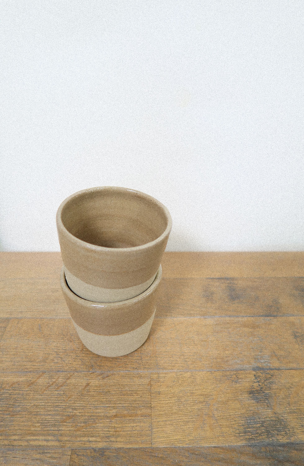 Miniature : Tasse artisanale émaillée caramel, céramique faite main à Paris