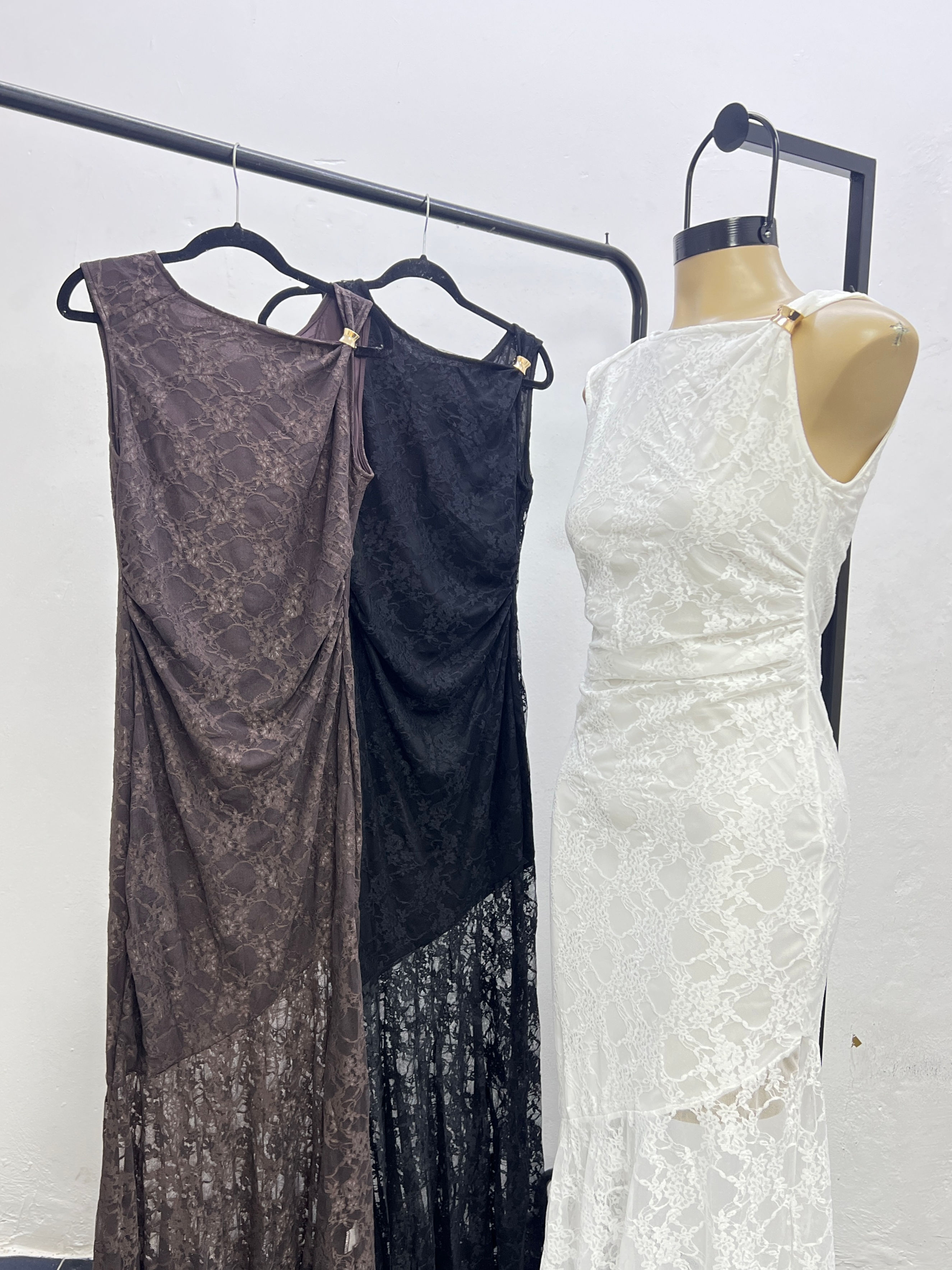 A041 - Maxi vestido encaje