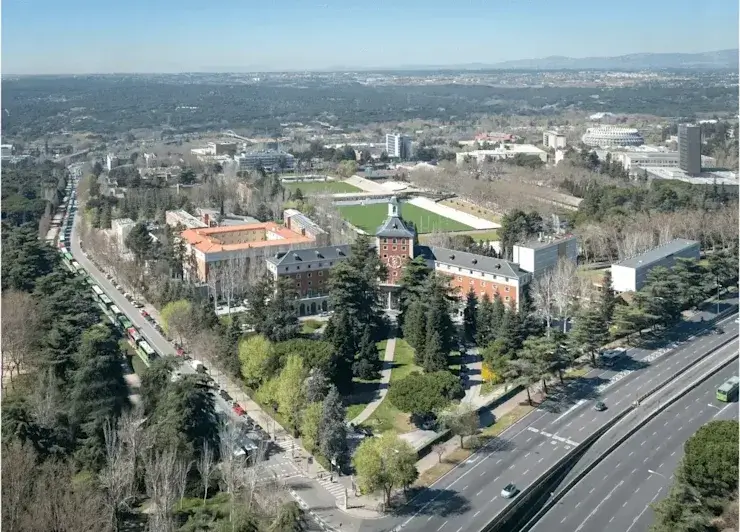 Fachada de la Universidad Complutense de Madrid