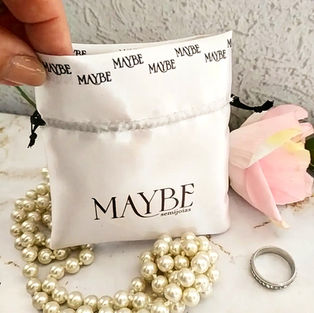 Fornecedor direto da fabrica especializado em embalagens e Saquinhos personalizados em cetim, veludo e organza para joias no atacado B2B, embalarte com arte