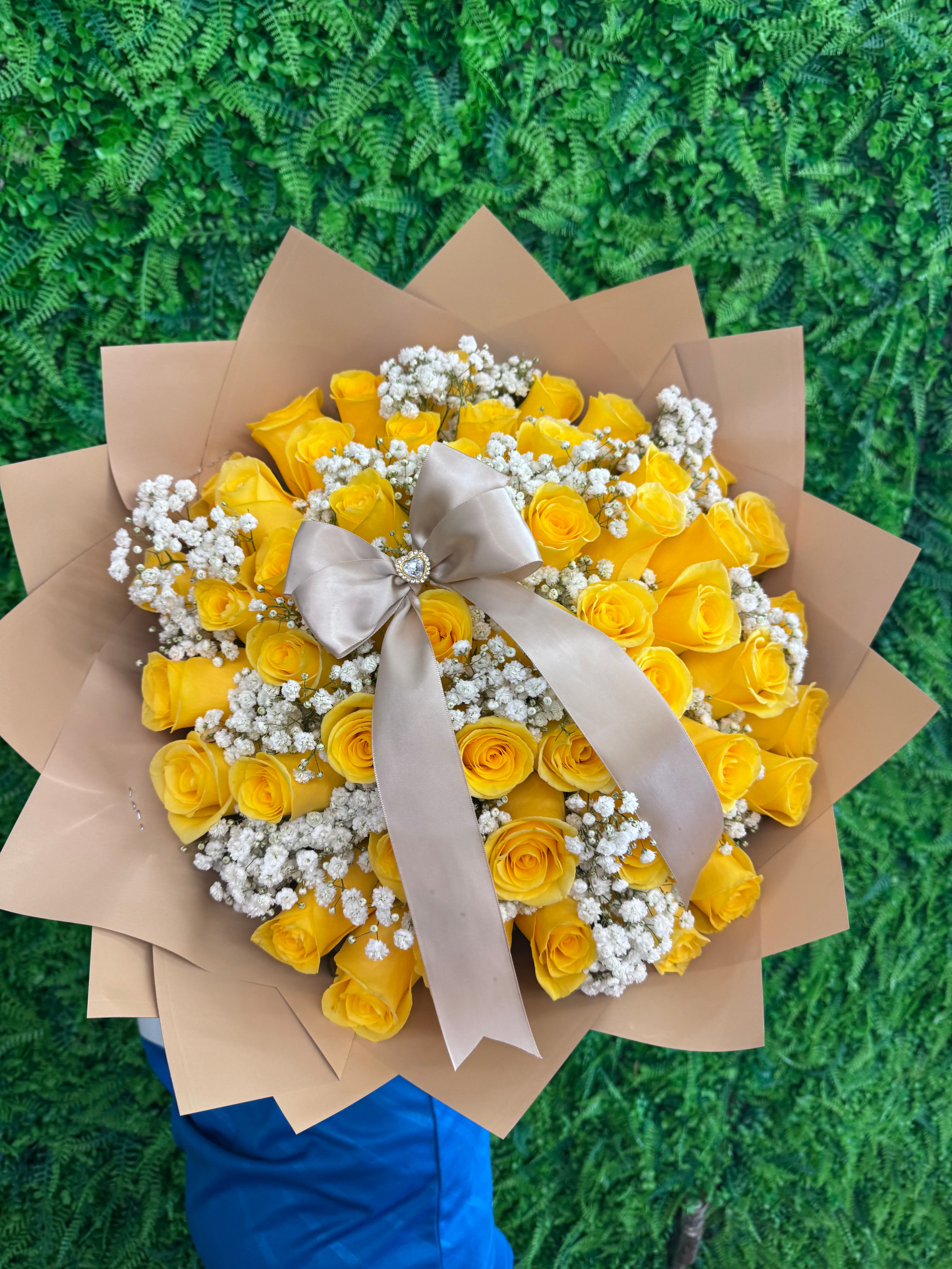 Yellow roses (50)