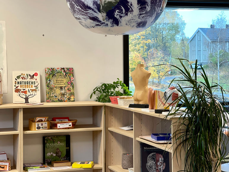 Montessorimateriell i klasserommet