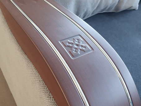 Merită să investești într-o canapea extensibilă de lux?