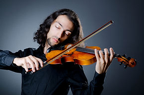 Violinista de sexo masculino