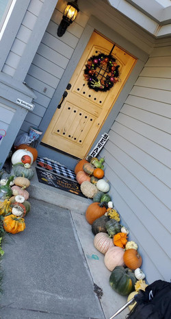 Boo Line up porch