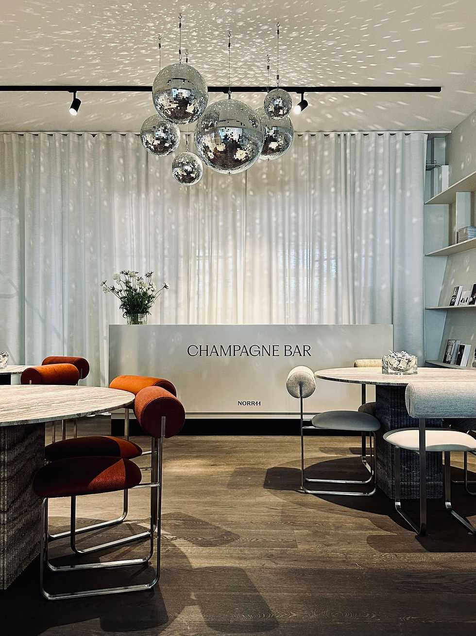 Champagne BAr.