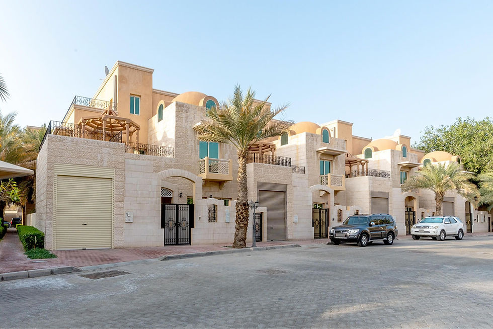 بناء الملاحق والمجالس