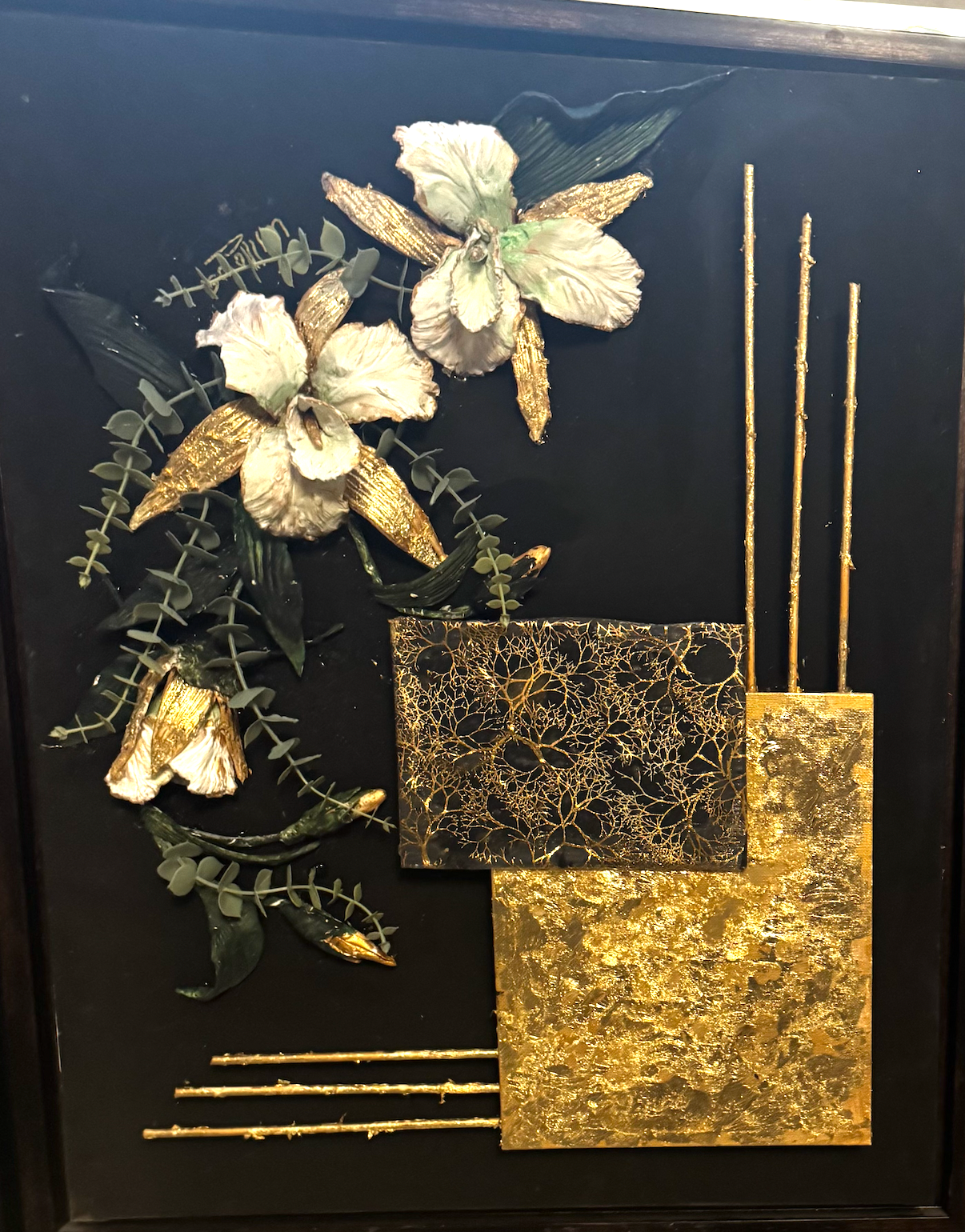 Golden Iris Elegance
