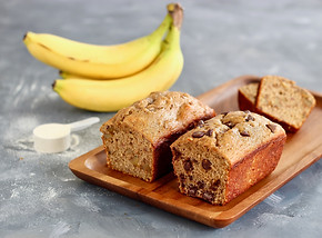 Protein-Packed-Collagen-Banana-Bread-5.jpg