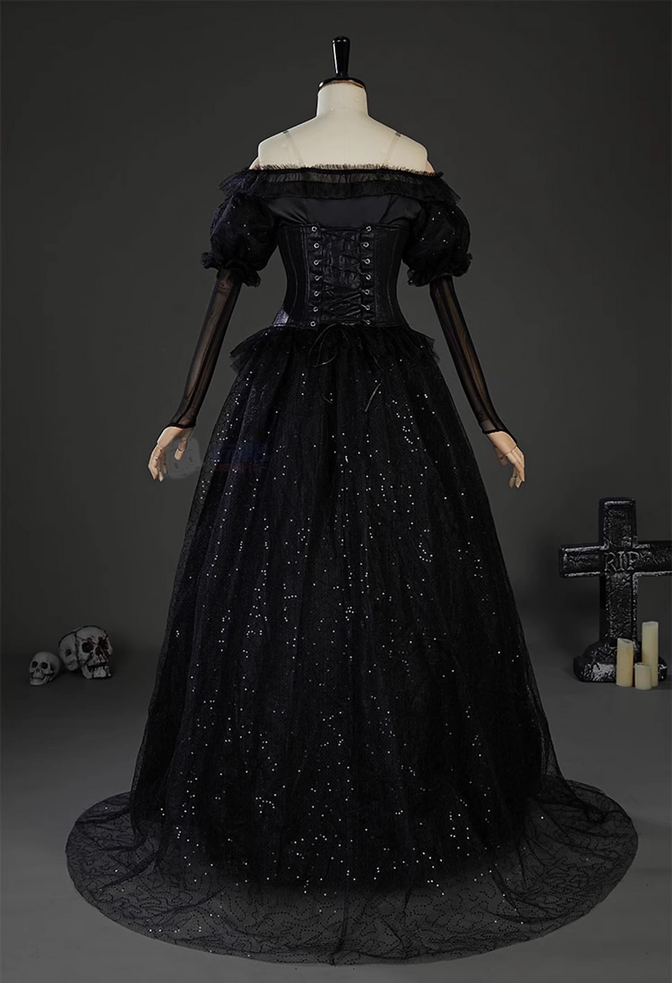 Thumbnail: Beetlejuice 2 - Lydia Deetz Full Costume