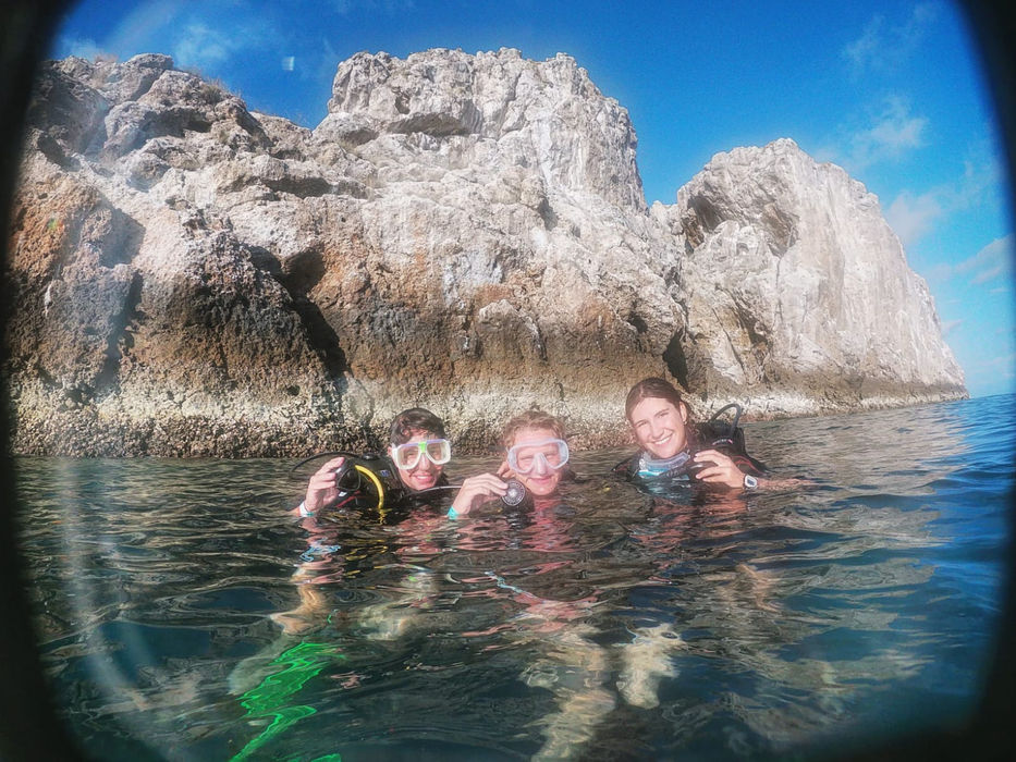 PHOTO-2021-12-03-11-43-33 3_2.jpg