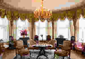 Traditional Home Remodeling Idea With A Wonderful Chandelier