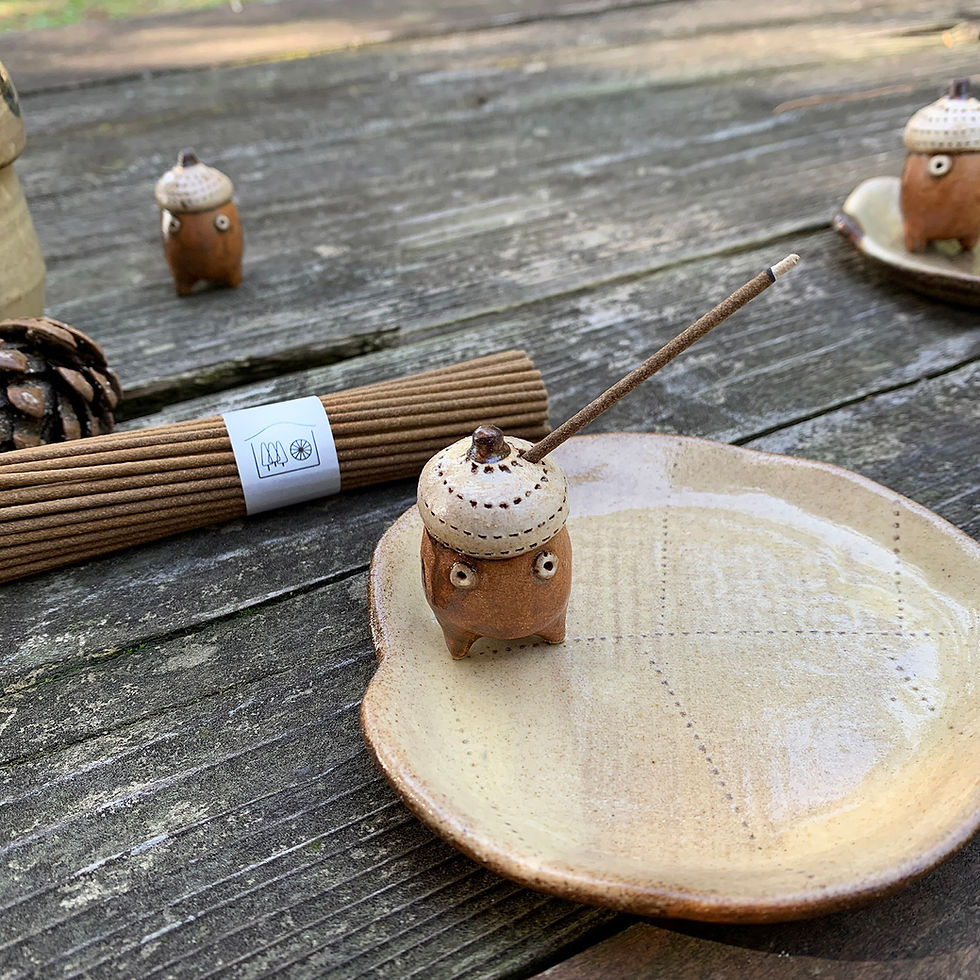 acorn, pottery, handmade pottery, Japanese pottery, incense holder, cedar incense, Japanese incense