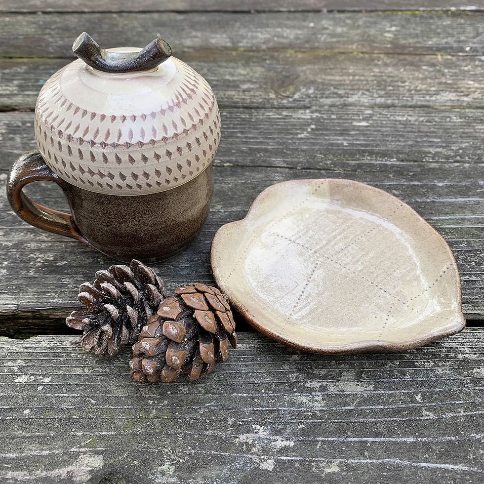Thumbnail: Handmade pottery, Japanese gift, Japanese pottery, acorn, nature-inspired pottery, pottery gift set