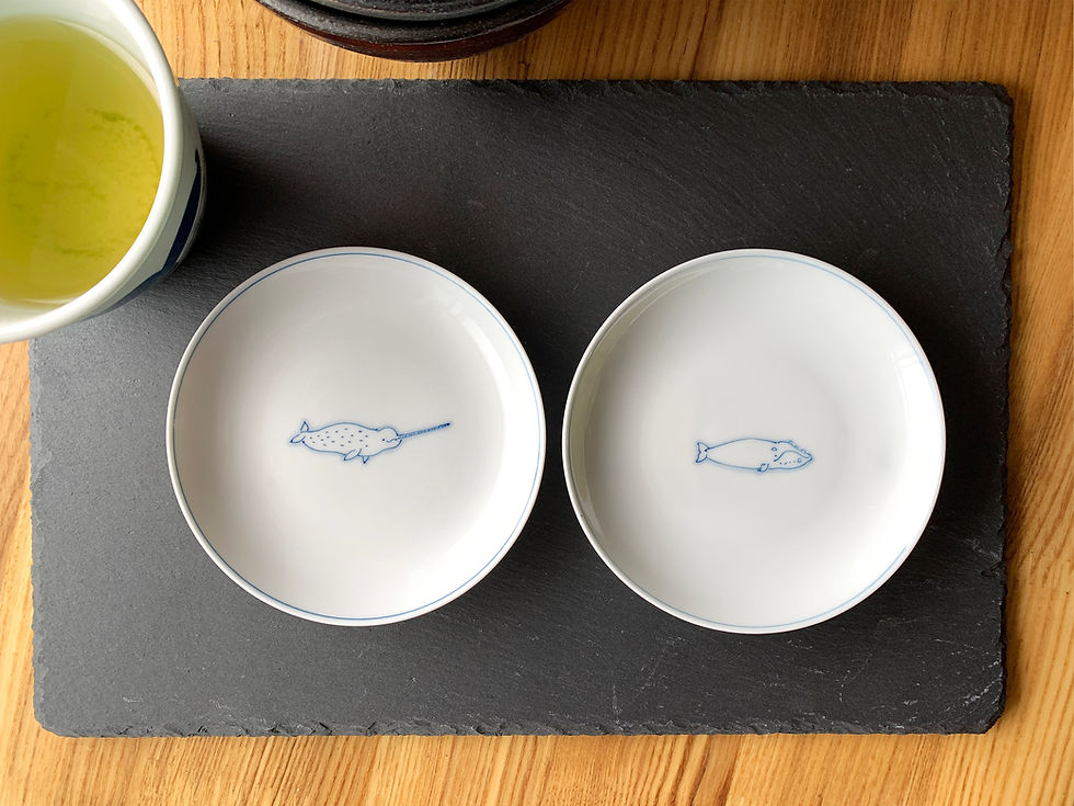 Miniature : Japanese porcelain plate, hand-painted porcelain, whales, humpback painting