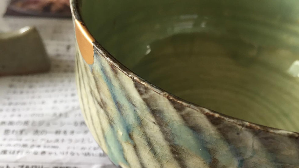 authentic traditional kintsugi, repair with urushi Japanese lacquer and gold