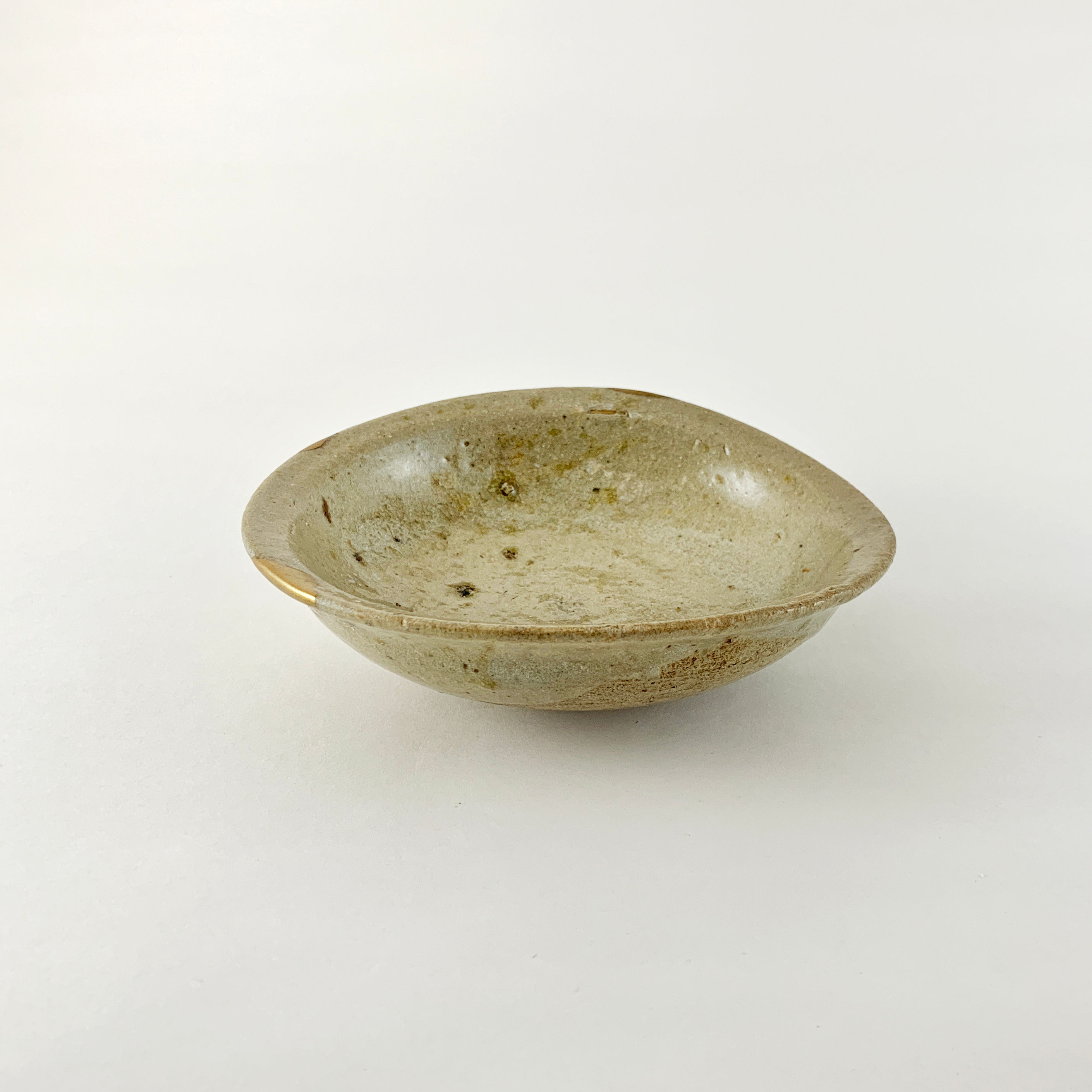 Wabisabi Karatsu small plate with Kintsugi