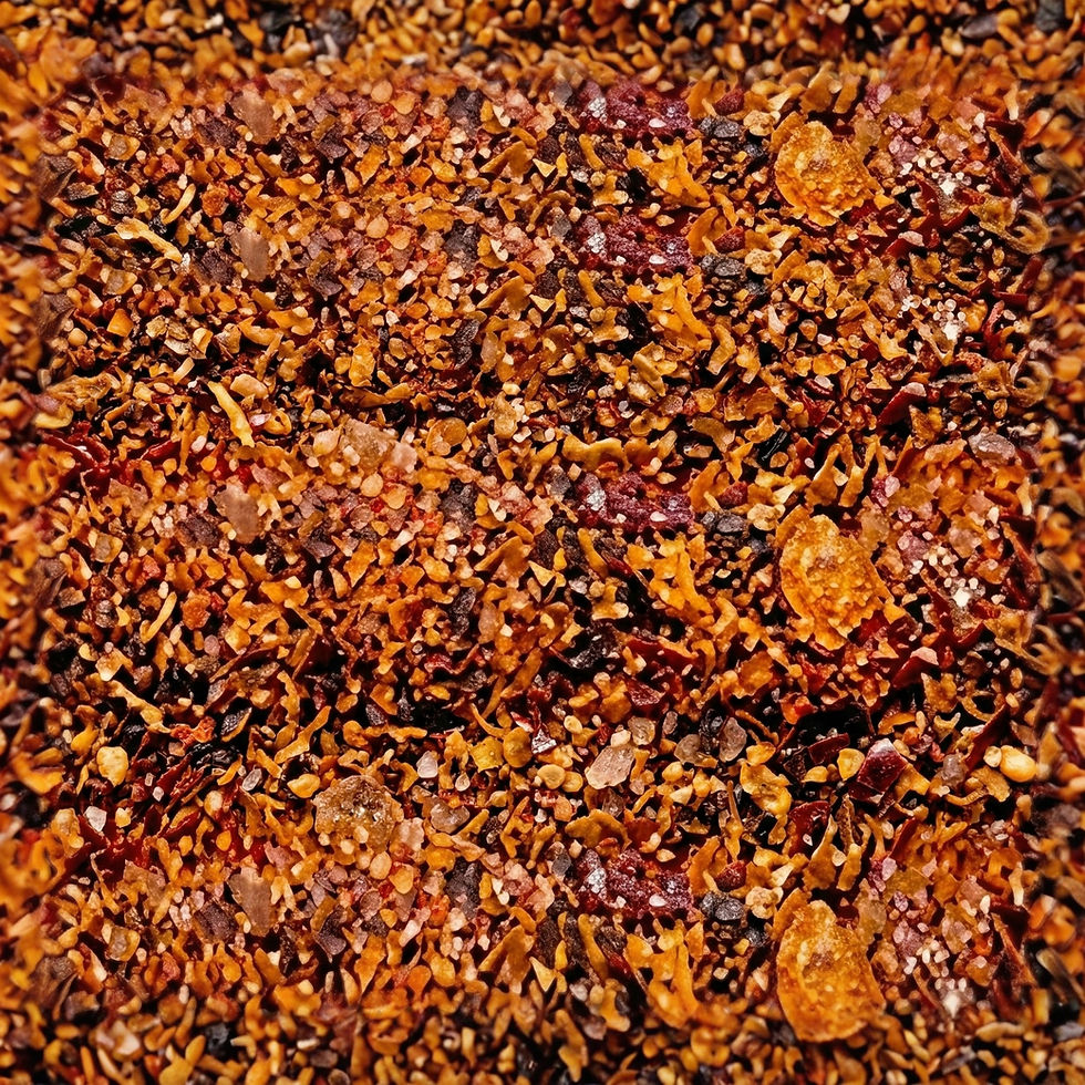 6 Pepper Blend , a premium spice made with : Black pepper, white pepper, green pepper, pink pepper, cardamom, allspice. Craft