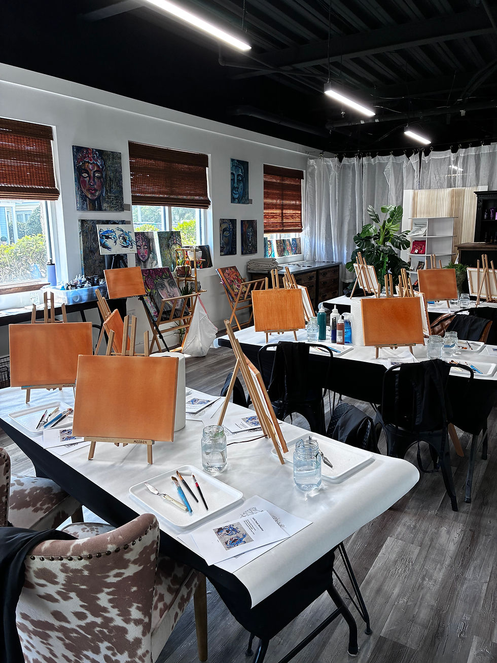 Art workshops Bluffton SC studio with easels and brushes