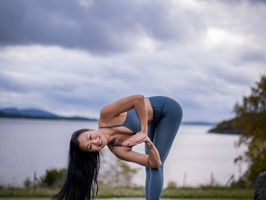 Yoga and Back Health - Building a spine that lasts a lifetime / Yoga og rygghelse - å bygge en rygg som varer livet ut