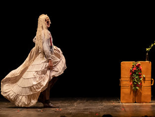 "Juliet" spettacolo per Famiglie di Teatro C'art in scena al Teatro “Di Vino” di Terricciola per la stagione “Teatro In”.