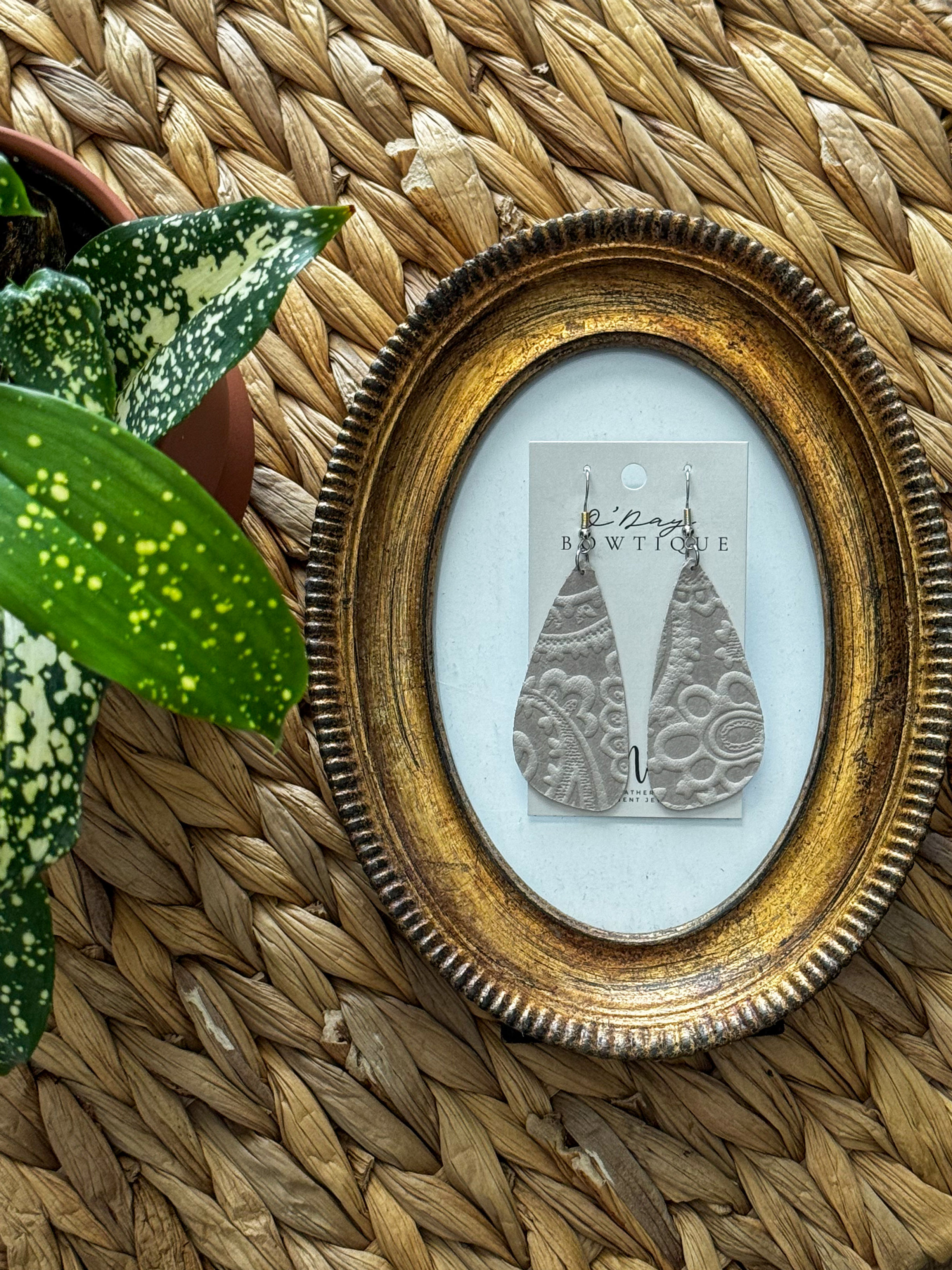 Heirloom No.23-Ivory