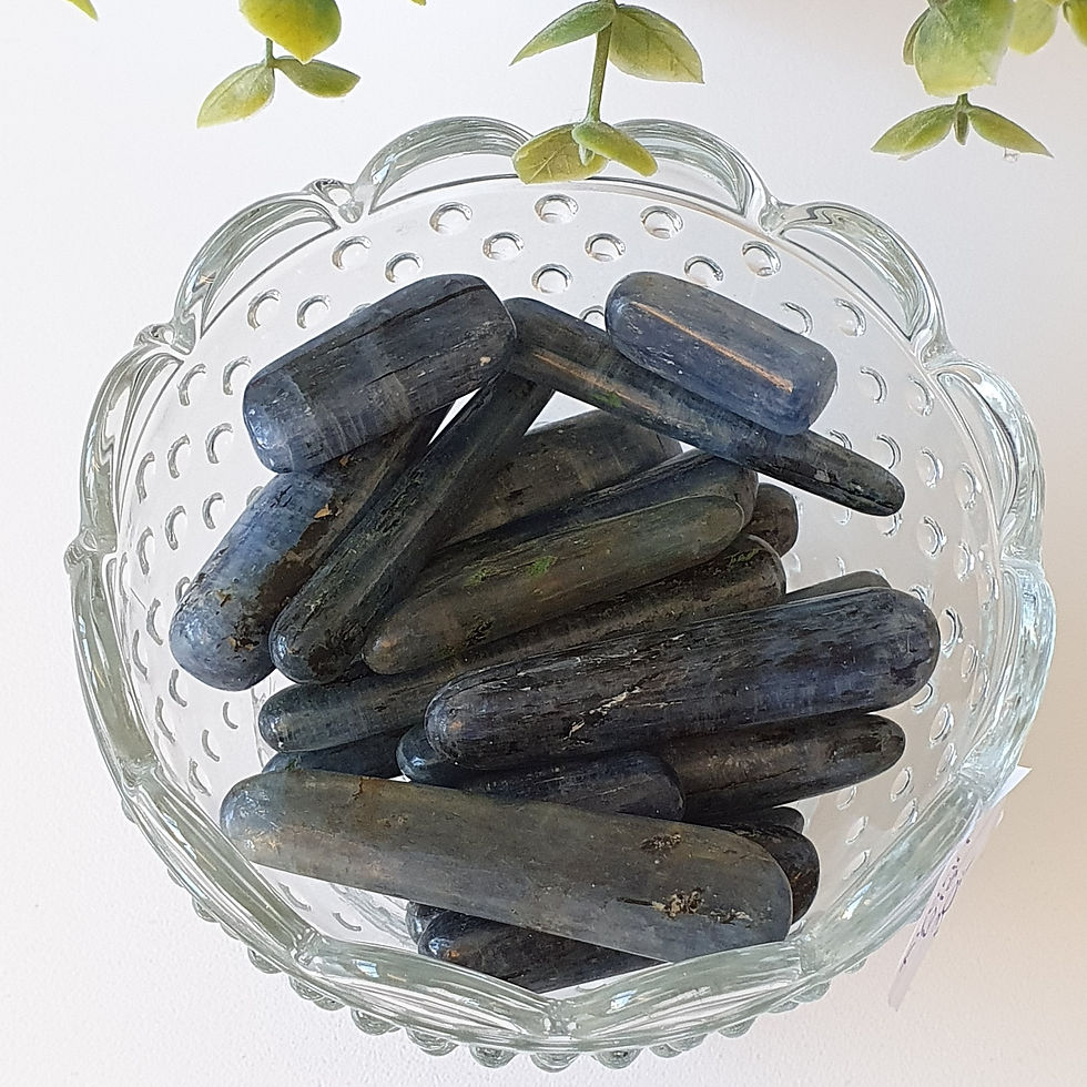 Kyanit blå, trumlad sten