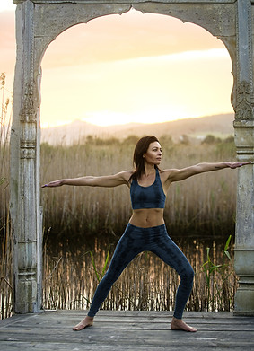 yoga leggings and crop top set Navy.jpg