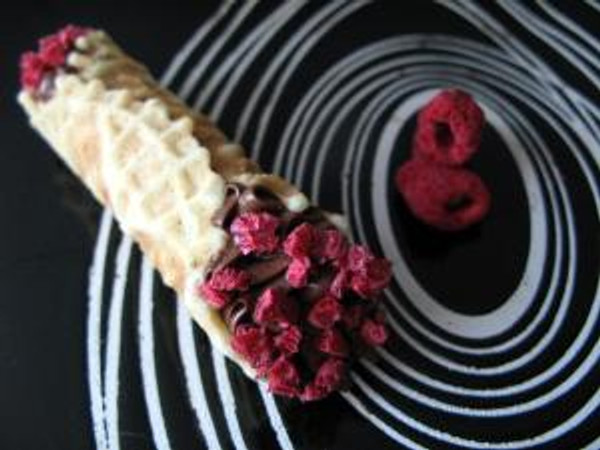 raspberry cannoli