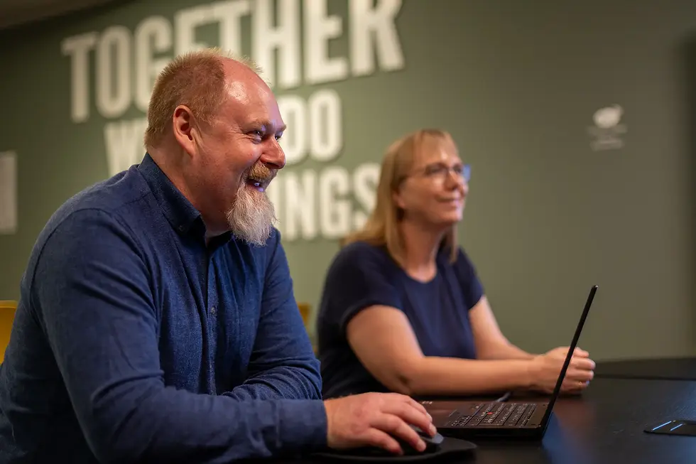 Ansatte på Proxo Regnskap i oppstarts samtale med kunde