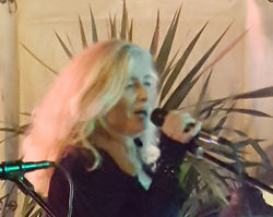 Kate-10x8good headshot