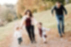 Familie beim Spaziergang im Herbst - Familienfotoshooting Zürichsee