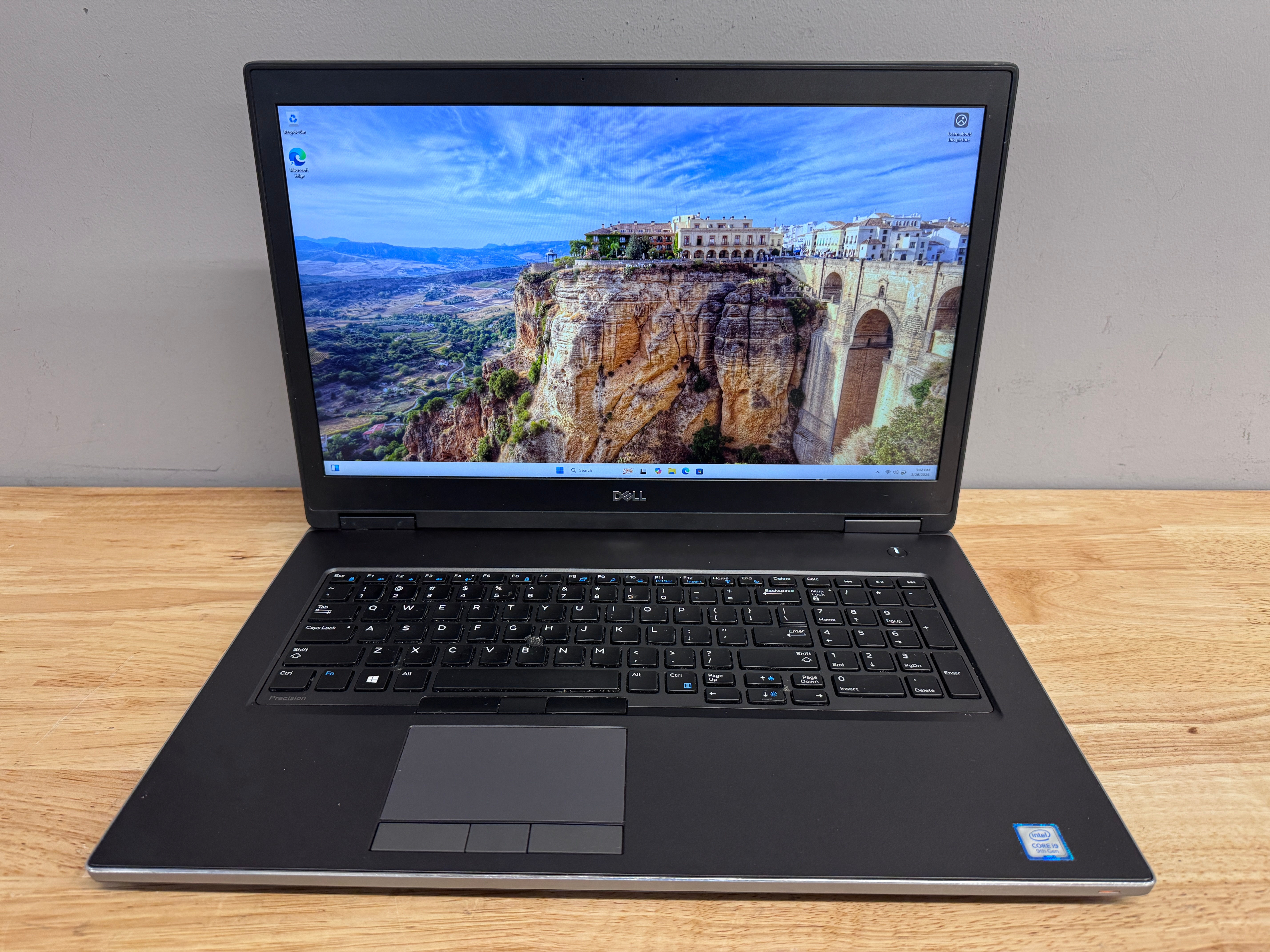 Dell Precision 7740 17.3" Laptop Intel Xeon, 256GB SSD, 16GB RAM, W11