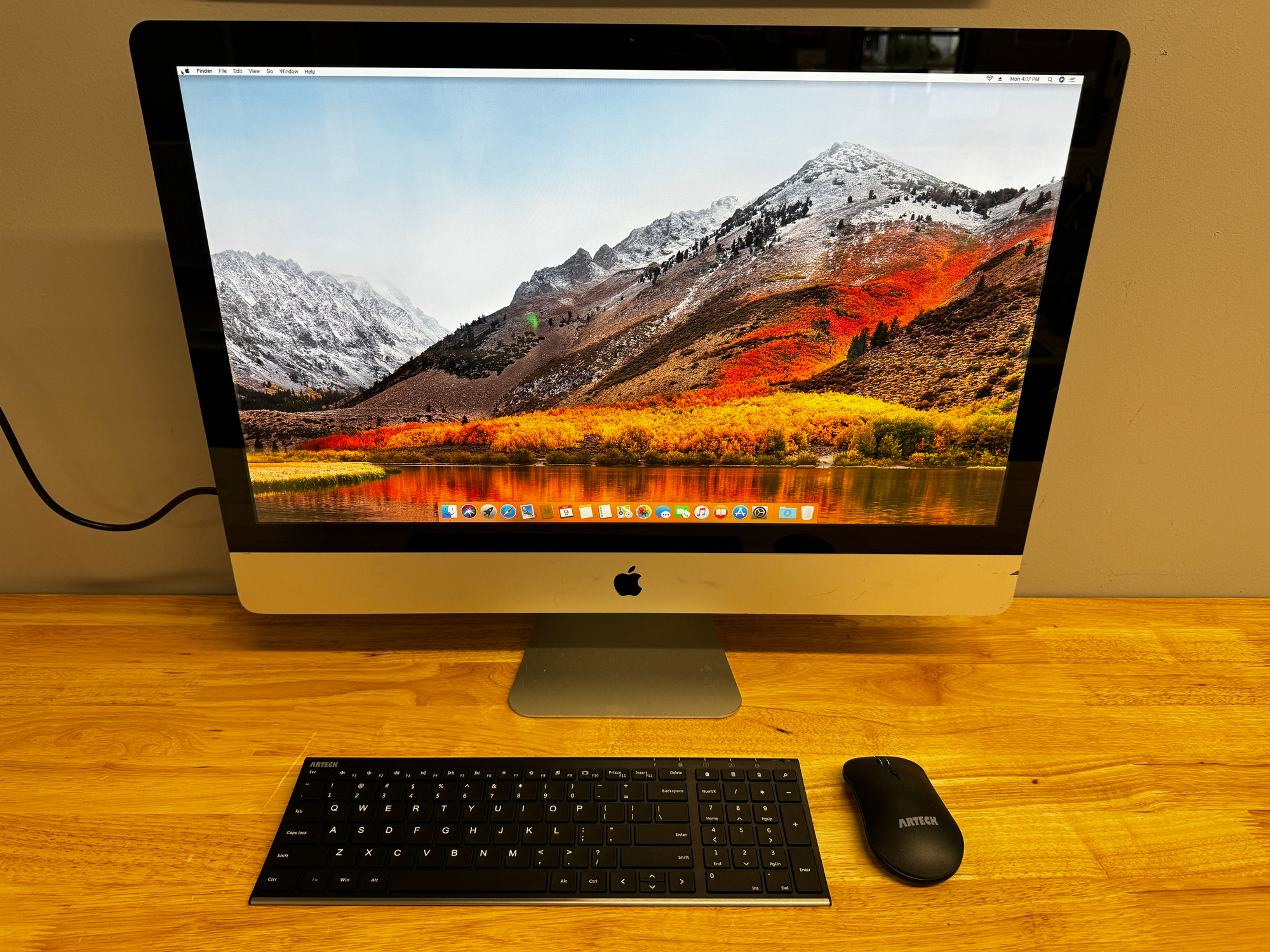 2011 Apple iMac 27” All in One Desktop Intel Core i7, 128GB SSD, 8GB RAM