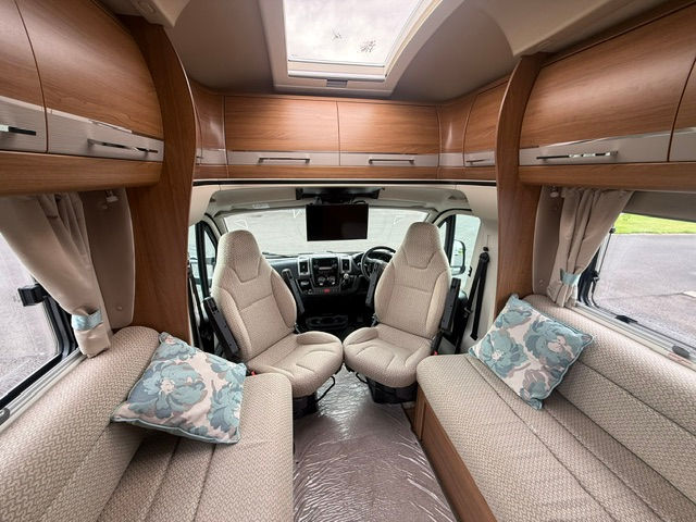 Thumbnail: 2016 AUTO TRAIL DAKOTA 4 BERTH FIXED BED MOTORHOME WITH ONLY 22K MILES