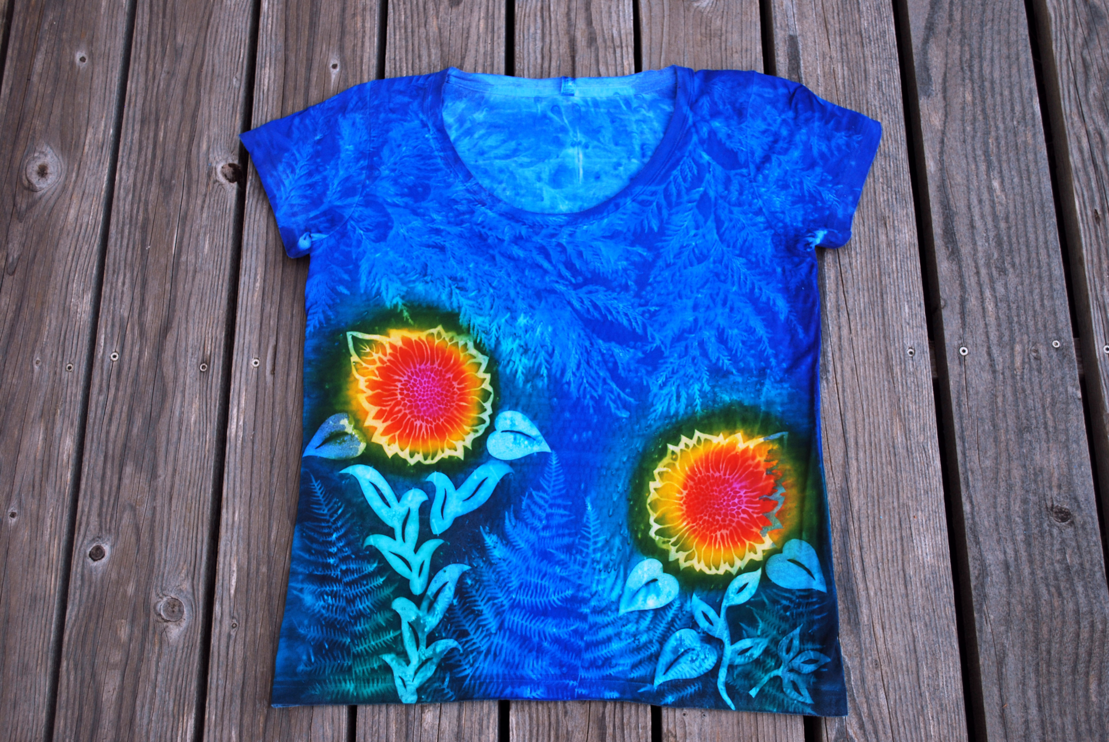 Sunflower Scoopneck-front