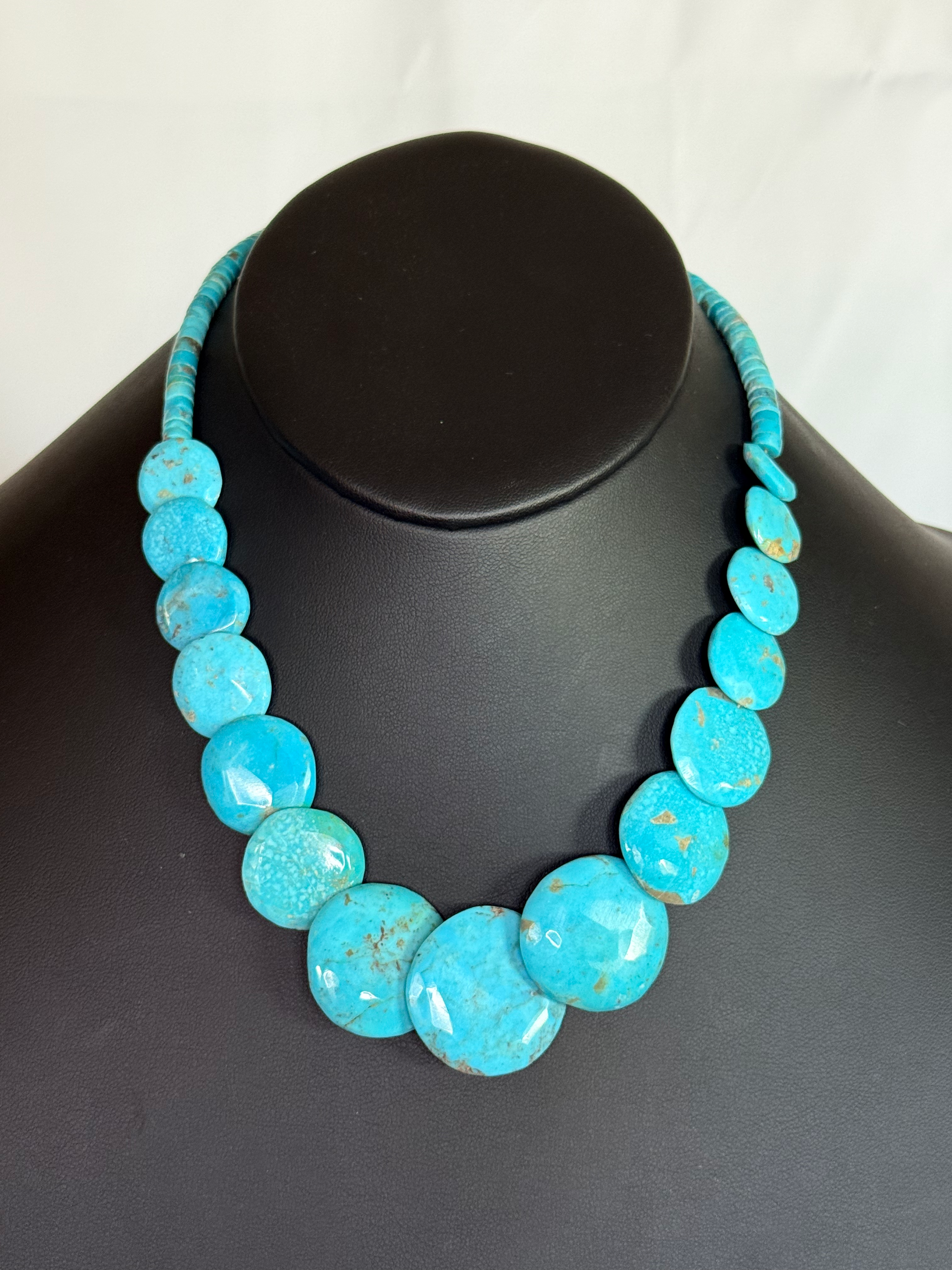 Graduated Turquoise Necklace