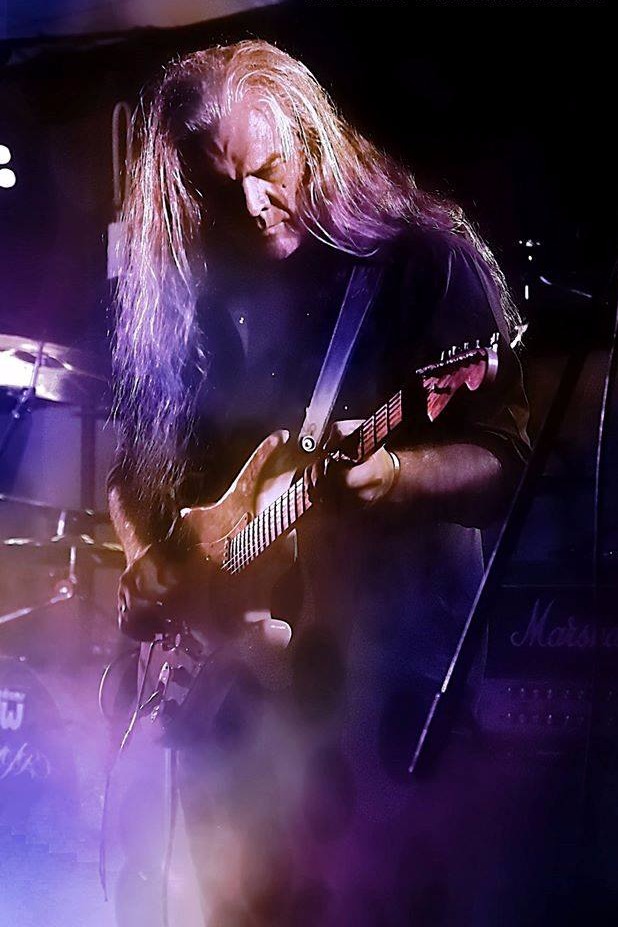 Introducing Barry Sharples, Rainbow Rising Lead Guitarist