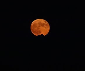 Moonrise over mountains.JPG