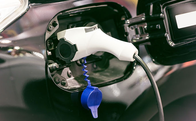 La carica elettrica della batteria auto