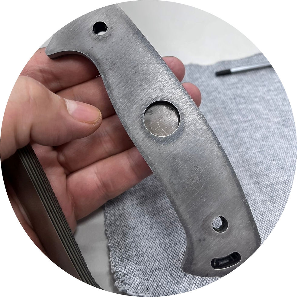 Miniaturbild: Red Wolf (K329) /Satin finish /Zombie Green Camo Grip