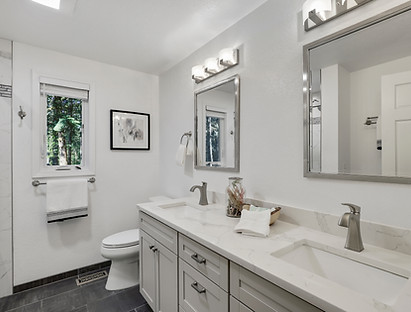 Master Bath 3.jpg