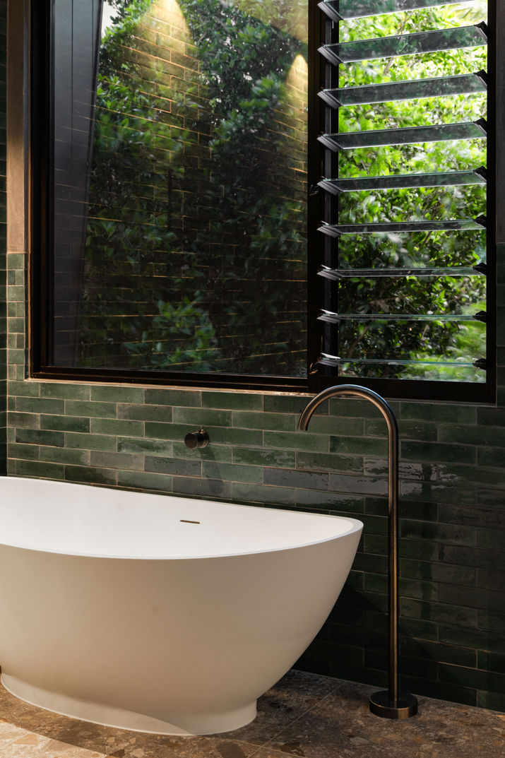 hockey-main-bath-green-tile-garden