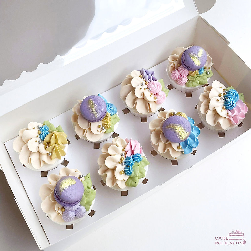 Thumbnail: Cupcakes with macarons (D23)