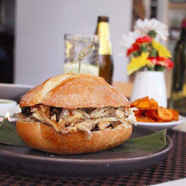 Pollo a la Brasa Sandwich de Pollo D'Oro