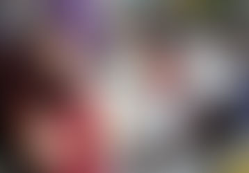 Rocío Calle mantiene vivas las tradiciones de Ecuador, mientras ofrece servicios de confección y arreglos de ropa para todas las tallas y necesidades, en su tienda Cóndor Records.