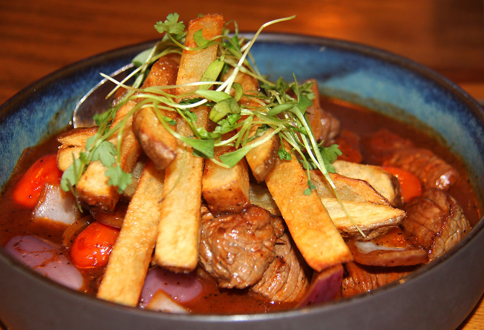Uno de los platos más tradicionales de la cocina peruana, el Lomo Saltado, en esta elegante y exquisita presentación del restaurante JORA, cración del chef Javier Cabrera.