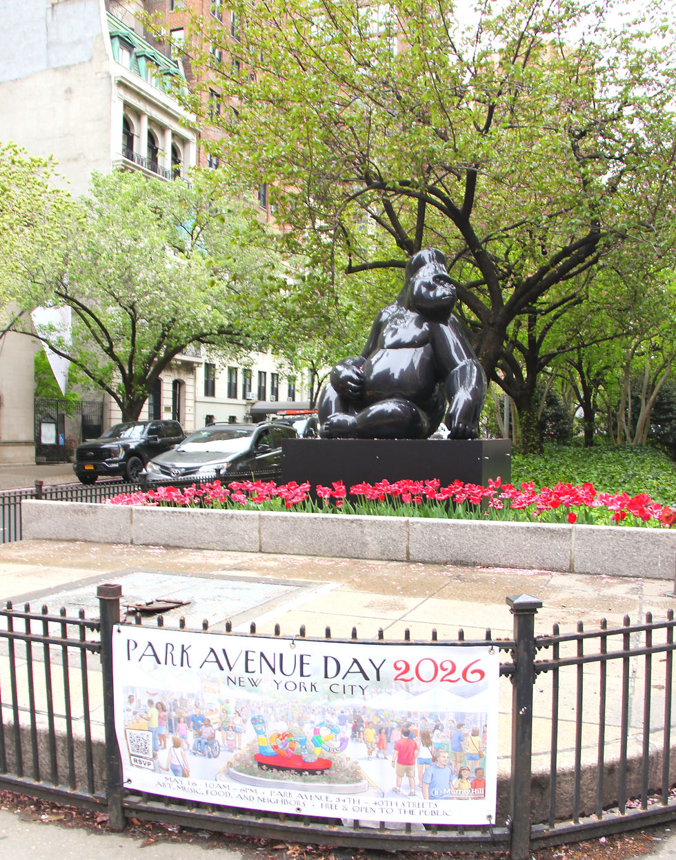 Junto a CINCO DE MAYO MURRAY HILL están los jardines centrales de Park Avenue, creados en 1851 cuando se cubrió la zanja del ferrocarril y la avenida recibió su nombre actual. Siguen siendo uno de los paseos más emblemáticos del elegante Manhattan, con exhibiciones de arte público.