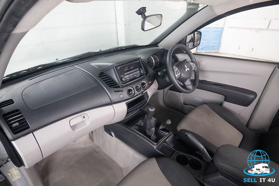 Thumbnail: 2015 Mitsubishi Triton GLX 4x4