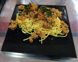 Pri76-Tallarin con picado de mariscos